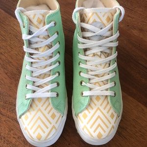 Inkkas High Top in Fun Colors - Never Worn Size US 10
